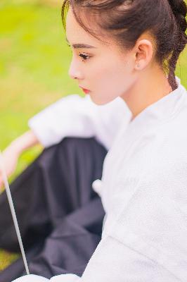 外回り中に突然の大雨一雨宿